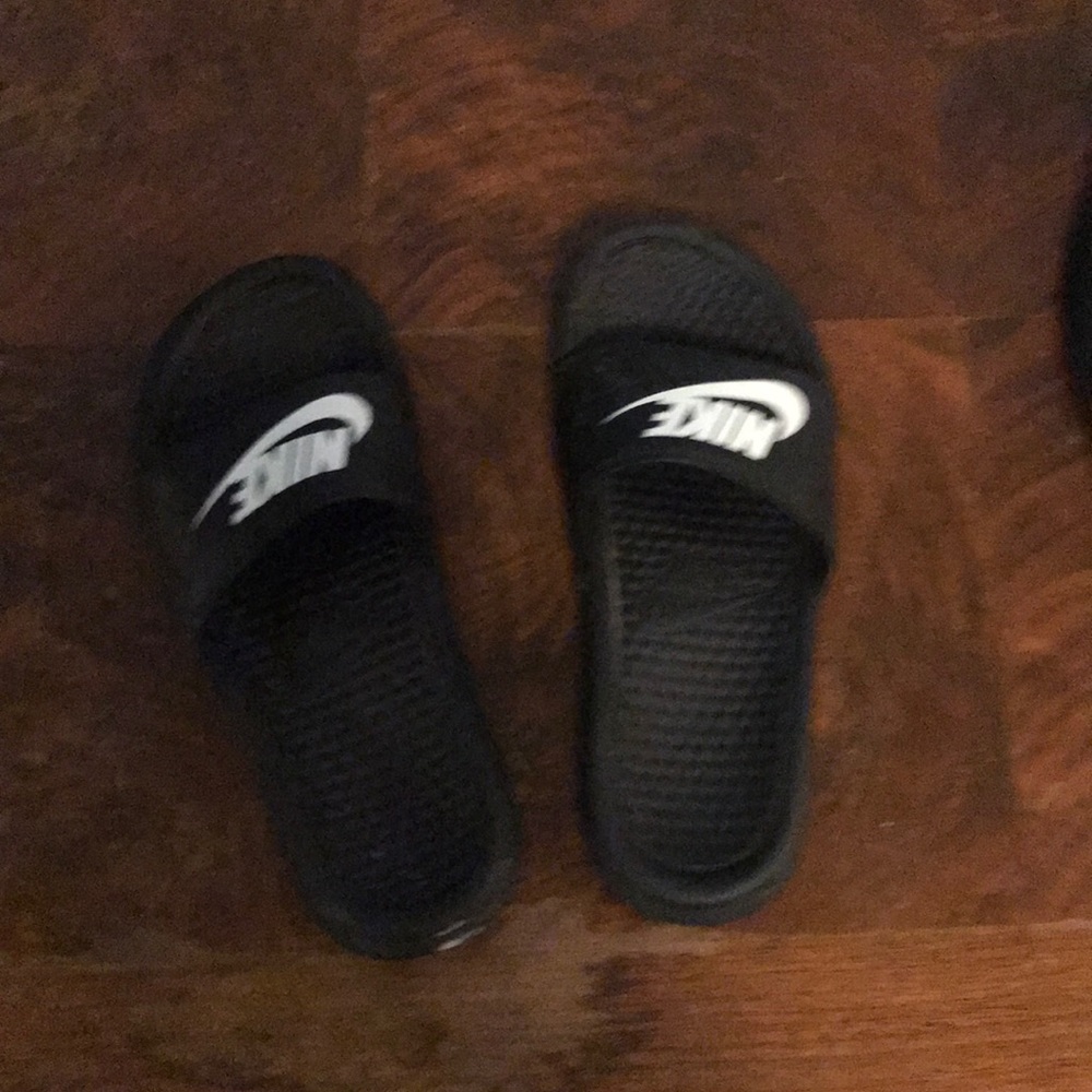 Nike slides